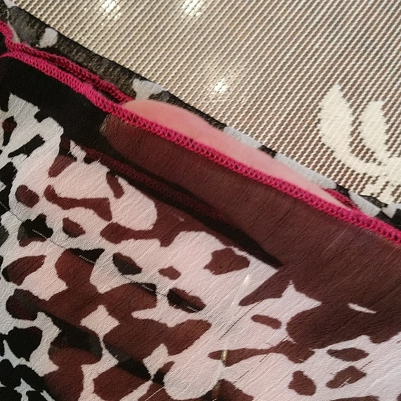 Silky Black & White Oblong Scarf - Picture 6 of 6